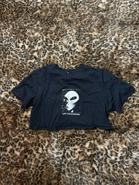 Black Alien Graphic Crop Tee